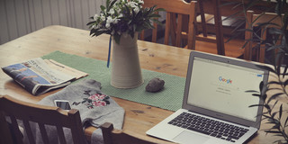 image laptop on kitchen table