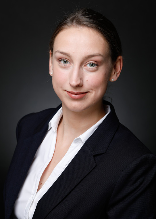 Portrait Dr. Julia Nogga