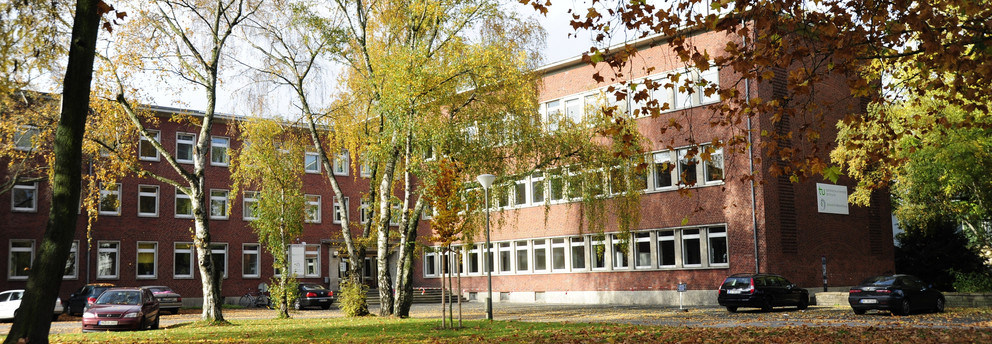 Bild ZHB Gebäude aussen Herbst
